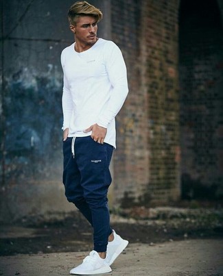 Comment porter des chaussures de sport blanches quand il fait chaud