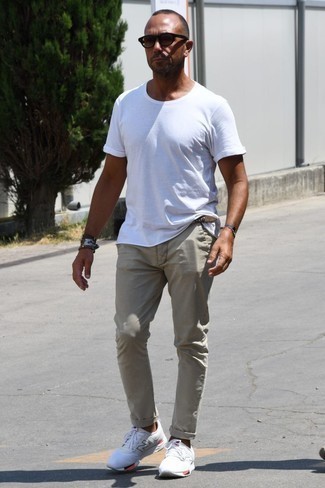 Comment porter des chaussures de sport blanches quand il fait très chaud