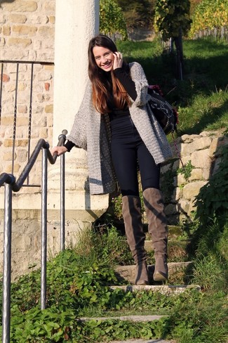 Comment porter un sac à dos blanc