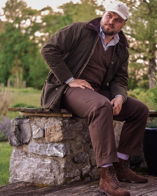 Comment porter une casquette de base-ball blanche pour un style chic decontractés en automne