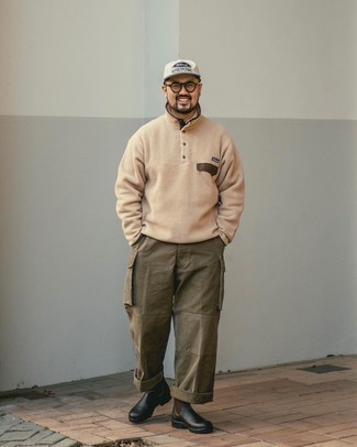 Comment porter une casquette de base-ball blanche pour un style chic decontractés en automne