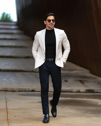 Comment porter un blazer blanc au printemps