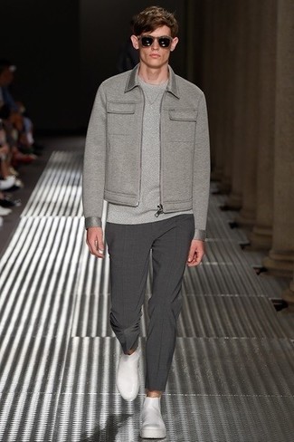 Comment porter des bottes blanches au printemps