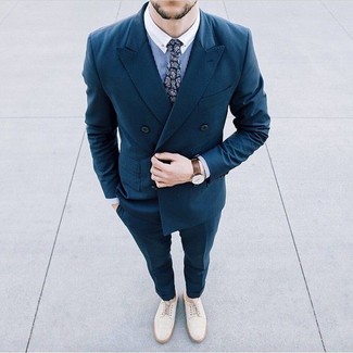 Comment porter des chaussures brogues blanches en été