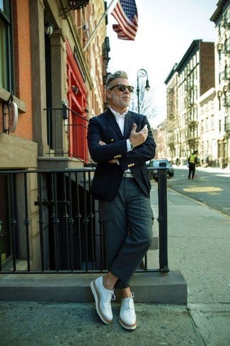 Comment porter des chaussures brogues blanches en été