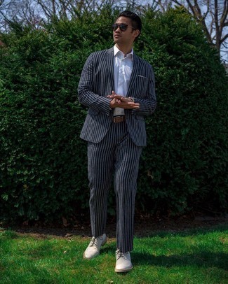 Comment porter des chaussures brogues blanches en été à 20 ans