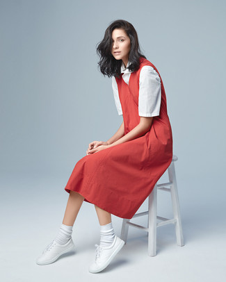 Comment porter des baskets basses en toile blanches
