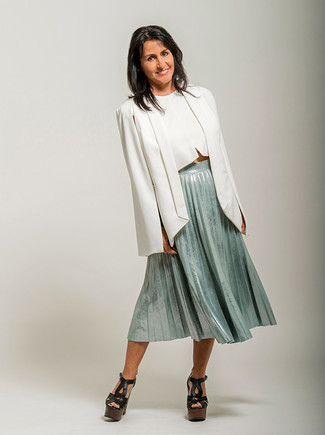 Comment porter un blazer façon cape blanc