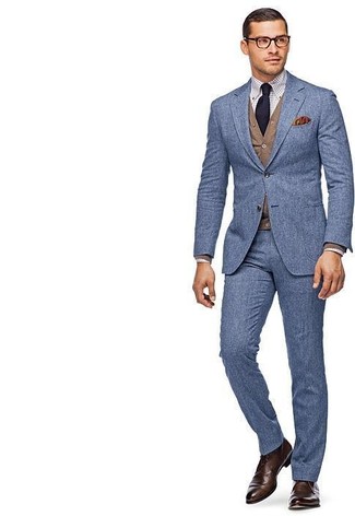 Comment porter une chemise de ville à carreaux blanche