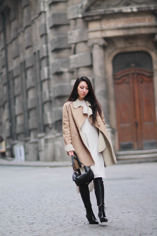 Comment porter une robe blanche avec des bottes noires pour un style elégantes