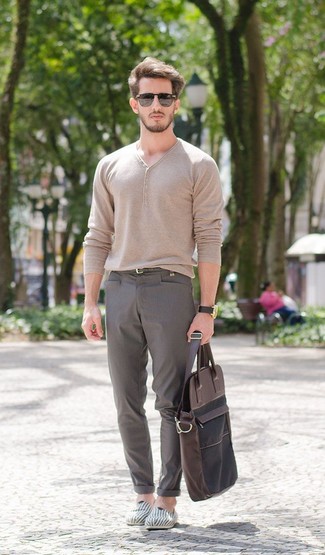Comment porter des espadrilles blanches quand il fait chaud