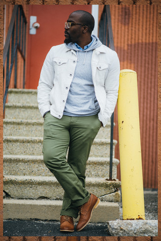 Comment porter une veste blanche pour un style chic decontractés