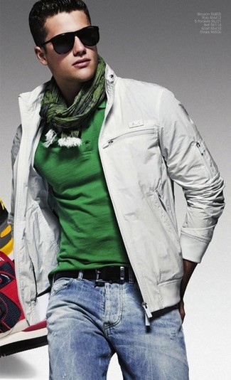 Comment porter une veste blanche quand il fait chaud