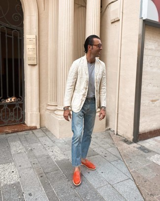 Comment porter une veste blanche pour un style chic decontractés quand il fait très chaud
