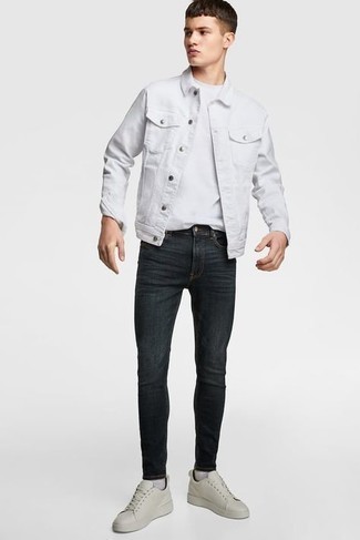 Comment porter une veste blanche quand il fait chaud à l'adolescence