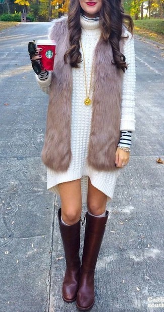 Comment porter une robe-pull en tricot blanche