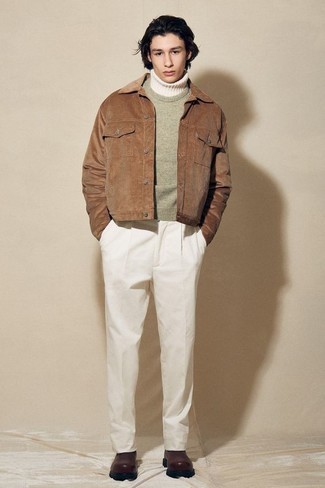 Comment porter un pull en tricot blanc à l'adolescence