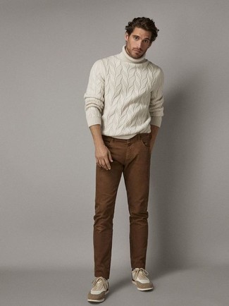 Comment porter un pull en tricot blanc