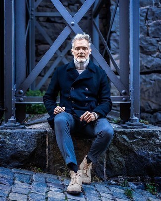 Comment porter un pull en tricot blanc quand il fait frais après 50 ans