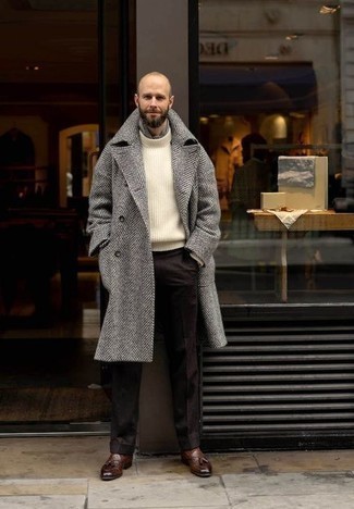 Comment porter un pull en tricot blanc pour un style elégantes