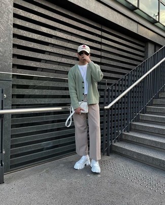 Comment porter un sac en cuir blanc au printemps