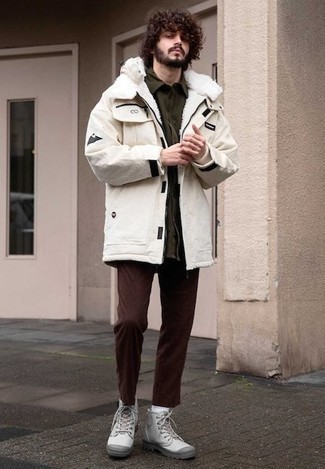 Comment porter des bottes en cuir blanches