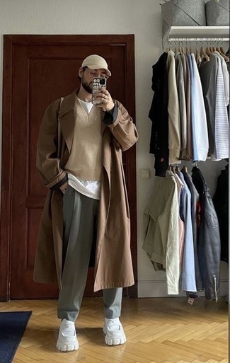 Comment porter des slippers en cuir blancs