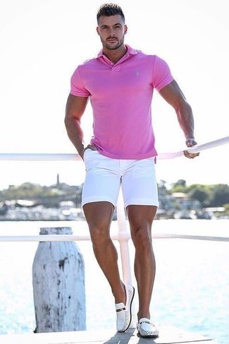 Comment porter des slippers en cuir blancs