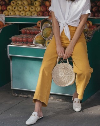 Comment porter des slippers en cuir blancs