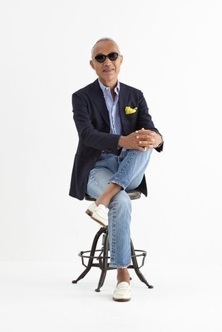 Comment porter des slippers en cuir blancs