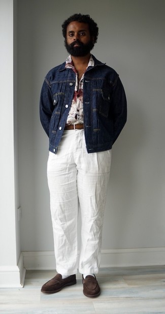 Une ceinture à porter avec un pantalon chino en lin blanc