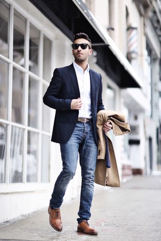 Des chaussures brogues à porter avec une chemise à manches longues blanche
