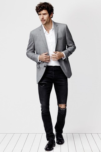Des chaussures brogues à porter avec une chemise à manches longues blanche