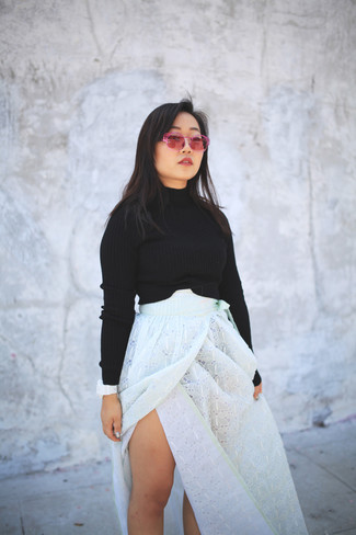Comment porter une jupe longue blanche pour un style decontractés