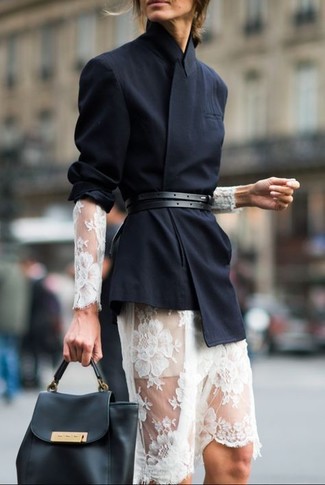 Comment porter une robe midi blanche