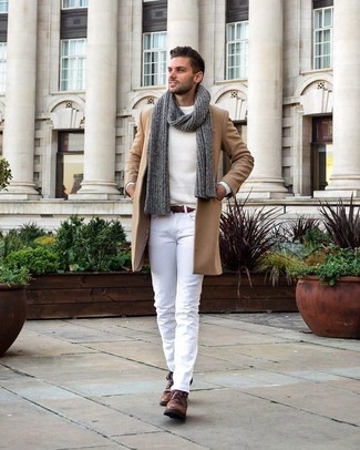 Comment porter un pantalon blanc quand il fait froid