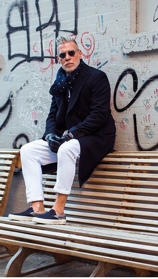 Comment porter un pantalon blanc quand il fait froid