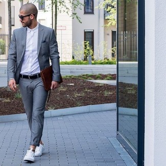 Comment porter des tennis blancs pour un style elégantes quand il fait chaud