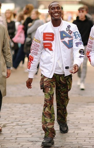 Comment porter une veste imprimée blanche