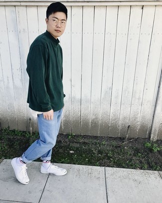 Comment porter des chaussettes imprimées blanches au printemps