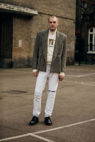 Comment porter un pull à col roulé imprimé blanc
