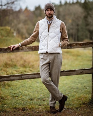 Comment porter une veste sans manches matelassée blanche