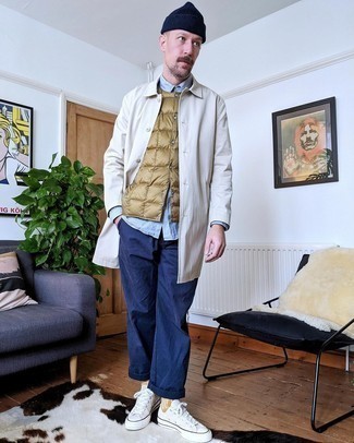 Comment porter un imperméable blanc en automne