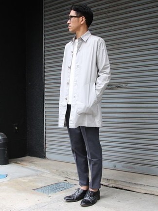 Comment porter un imperméable blanc au printemps
