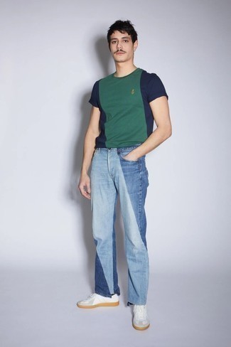 Comment porter des chaussures blanches avec un jean bleu clair