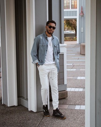Comment porter un pantalon de jogging blanc en été