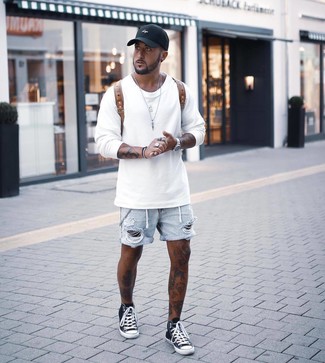 Comment porter un sweat-shirt blanc