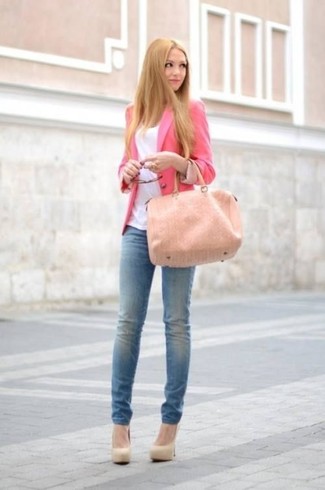 Comment porter un débardeur blanc pour un style chic decontractés