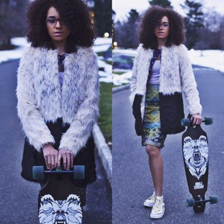 Comment porter un débardeur blanc quand il fait froid