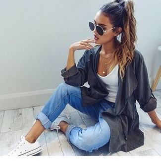 Comment porter un débardeur blanc pour un style relax